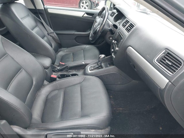 2013 VOLKSWAGEN JETTA 2.5L SE VIN: 3VWDP7AJ6DM424229