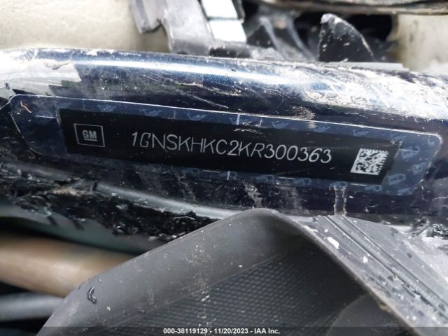1GNSKHKC2KR300363 Chevrolet Suburban Lt
