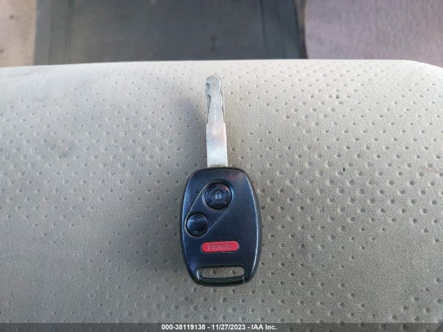 2005 HONDA ODYSSEY LX VIN: 5FNRL38275B113720