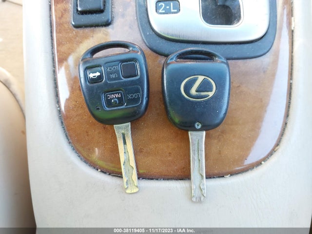 2005 LEXUS ES 330 VIN: JTHBA30G355126933