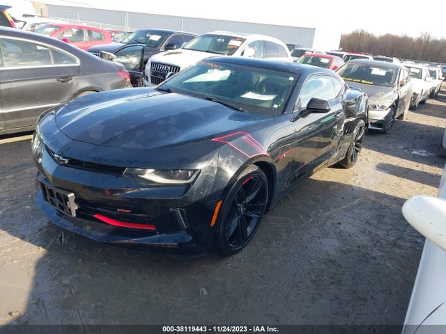Chevrolet Camaro 2lt 2018 1G1FD1RS9J0154855 Image 2