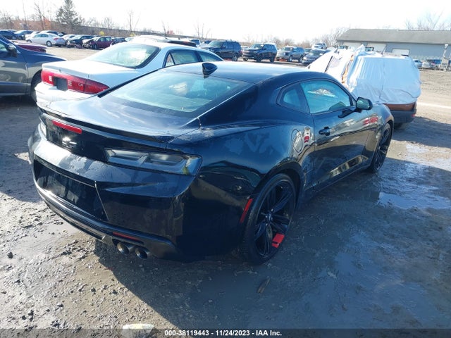 Chevrolet Camaro 2lt 2018 1G1FD1RS9J0154855 Image 4