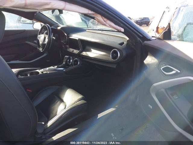 Chevrolet Camaro 2lt 2018 1G1FD1RS9J0154855 Image 5