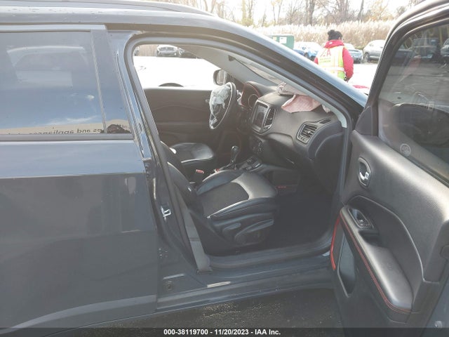 3C4NJDDB6HT667773 Jeep New Compass Trailhawk 4x4
