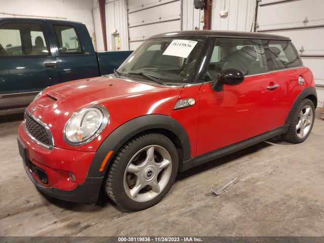 2011 MINI COOPER S WMWSV3C52BTY12238 Photo 1