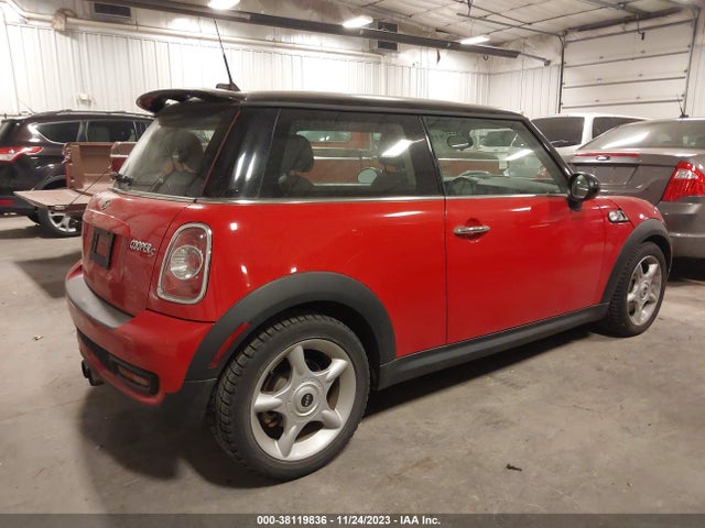 2011 MINI COOPER S WMWSV3C52BTY12238 Photo 3