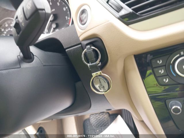 WBAVM1C57FV498200 BMW X1 Sdrive28i