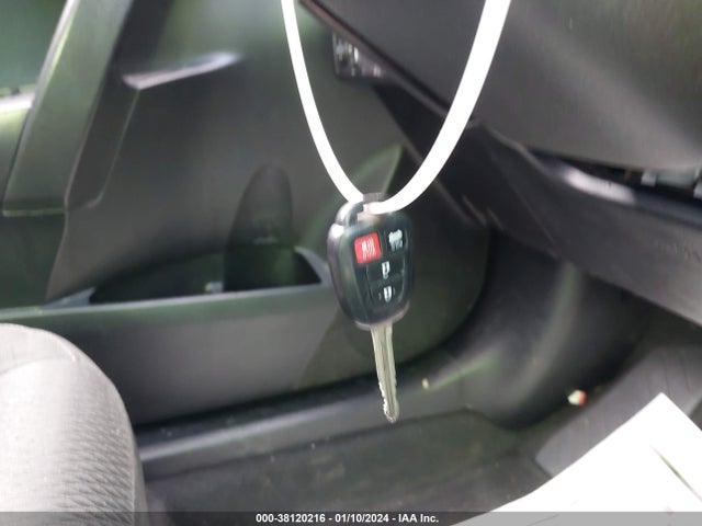 2017 TOYOTA COROLLA LE VIN: 2T1BURHE6HC808579