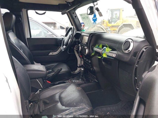 2014 JEEP WRANGLER UNLIMITED SAHARA VIN: 1C4BJWEG2EL104722