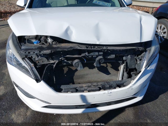 2015 HYUNDAI SONATA SE VIN: 5NPE24AF6FH215128