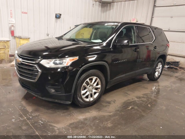 Chevrolet Traverse Ls 2018 1GNEVFKW5JJ187928 Image 2