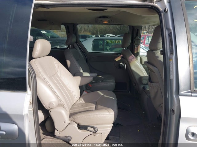 2001 CHRYSLER TOWN & COUNTRY LXI VIN: 2C4GP54L61R269638
