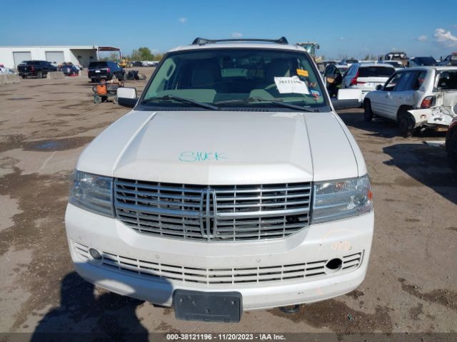 5LMJJ2H56EEL08824 Lincoln Navigator