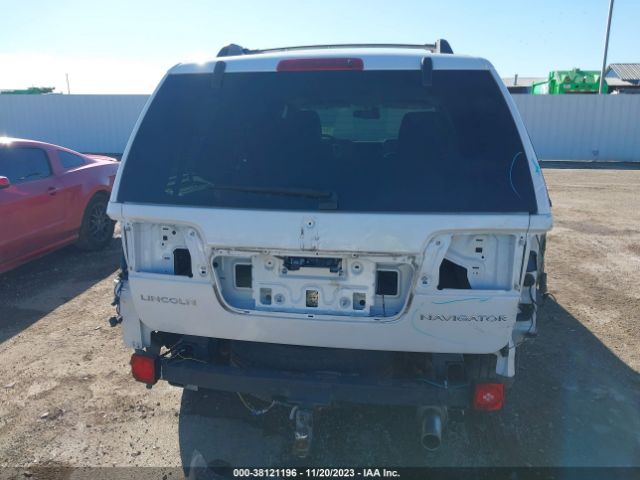 5LMJJ2H56EEL08824 Lincoln Navigator