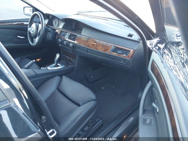 2008 BMW 528XI VIN: WBANV13588CZ55351
