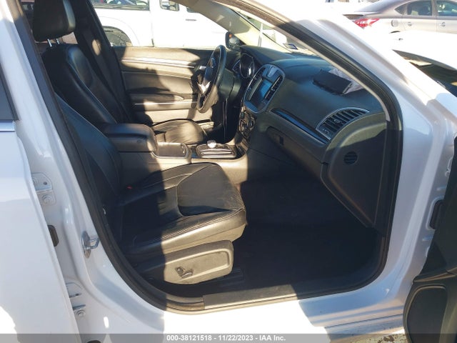 Chrysler 300 Limited 2017 2C3CCAAG6HH552670 Image 5