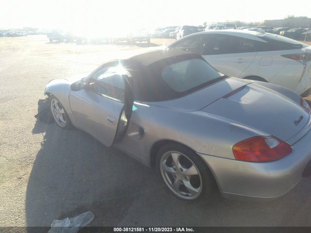 2001 PORSCHE BOXSTER WP0CA29881U623052 Photo 2