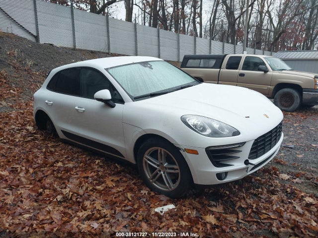 2018 PORSCHE MACAN WP1AA2A54JLB15187 Photo 0