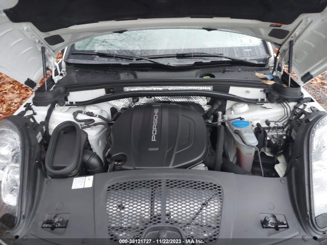 2018 PORSCHE MACAN WP1AA2A54JLB15187 Photo 9