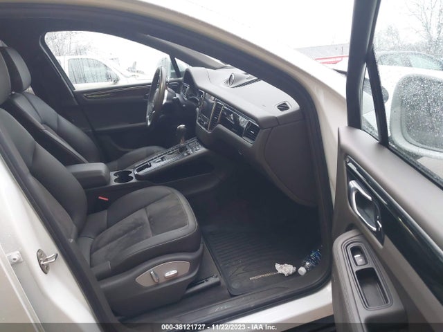 2018 PORSCHE MACAN WP1AA2A54JLB15187 Photo 4