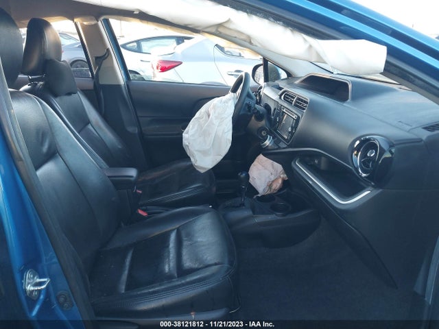 Toyota Prius C Two 2016 JTDKDTB38G1121255 Image 5