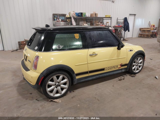 2003 MINI COOPER S WMWRE33423TD64612 Photo 3