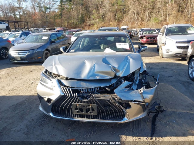 2019 LEXUS ES 300H LUXURY VIN: JTHB21B15K2004923