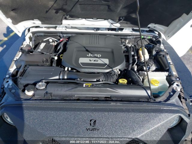 1C4BJWEG9HL569177 Jeep Wrangler Unlimited Sahara