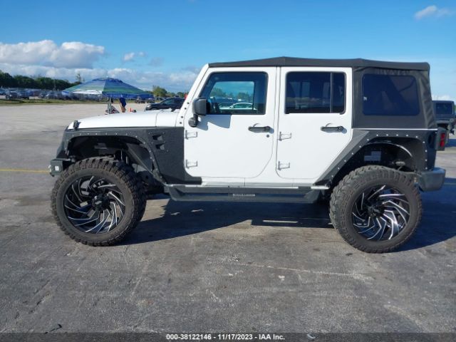 1C4BJWEG9HL569177 Jeep Wrangler Unlimited Sahara