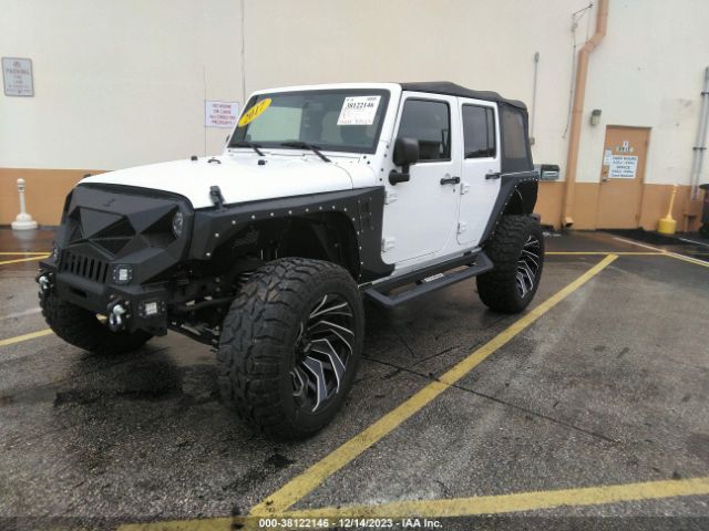 1C4BJWEG9HL569177 Jeep Wrangler Unlimited Sahara