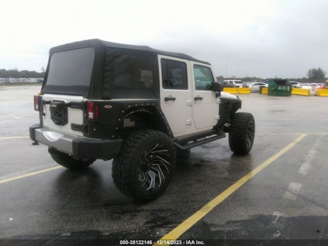 1C4BJWEG9HL569177 Jeep Wrangler Unlimited Sahara