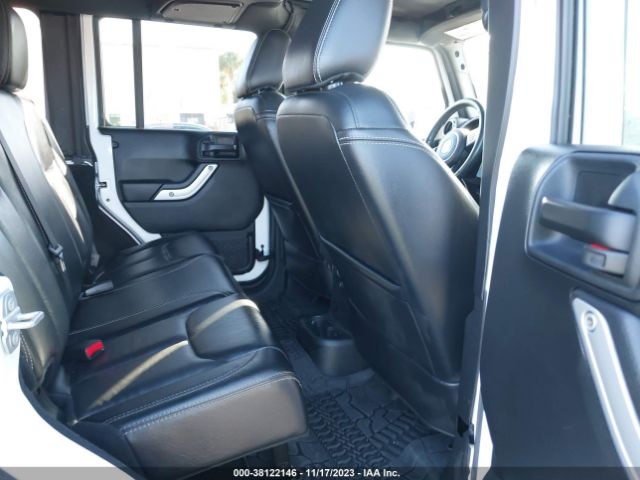 1C4BJWEG9HL569177 Jeep Wrangler Unlimited Sahara