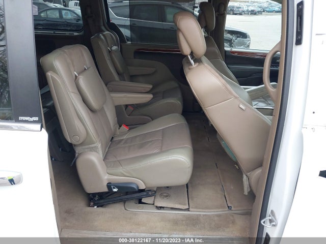 2C4RC1GG0ER147679 Chrysler Town & Country Limited