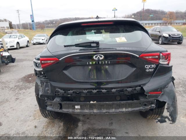 SJKCH5CP6JA058716 Infiniti Qx30 Luxury