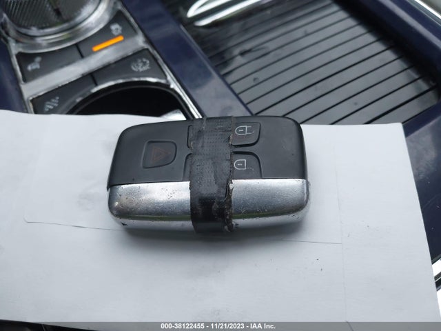 2011 JAGUAR XJ SAJWA1CB2BLV06619 Photo 10