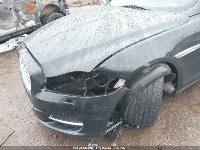 2011 JAGUAR XJ SAJWA1CB2BLV06619 Photo 5