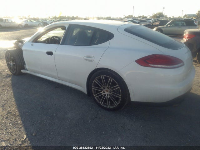 2015 PORSCHE PANAMERA WP0AA2A71FL007345 Photo 2