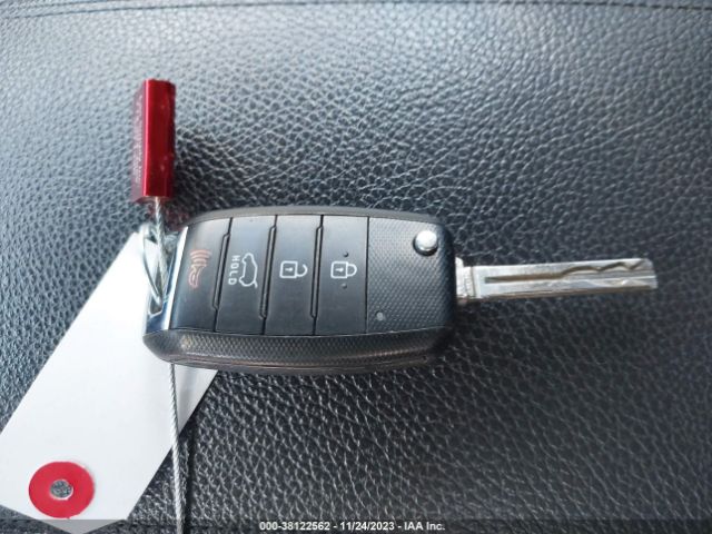 5XYKT4A62FG564004 KIA SORENTO LX