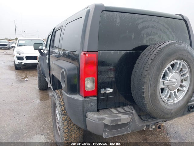 2007 HUMMER H3 SUV VIN: 5GTDN13E878216022
