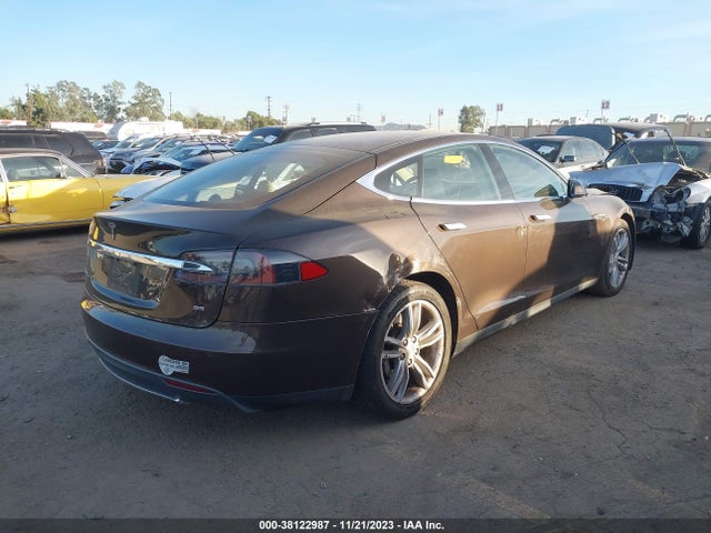2014 TESLA MODEL S 60 KWH BATTERY/P85 VIN: 5YJSA1H12EFP33829