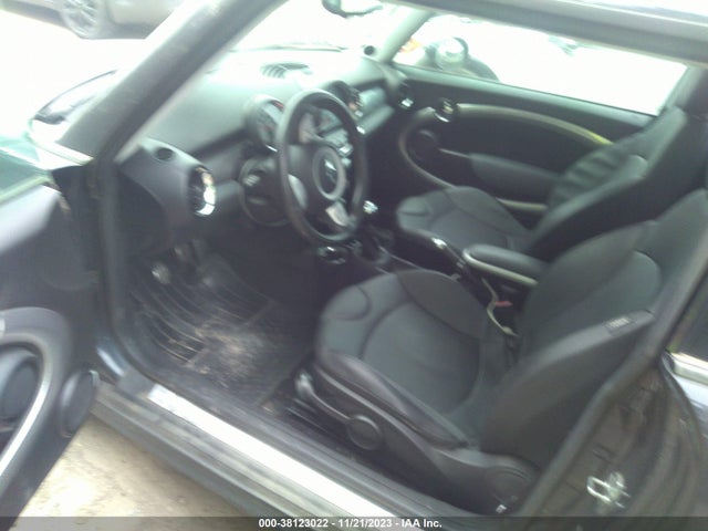 2008 MINI COOPER S WMWMF73598TT91785 Photo 4