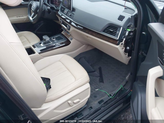 WA1BNAFY9K2057070 Audi Q5 45 Premium