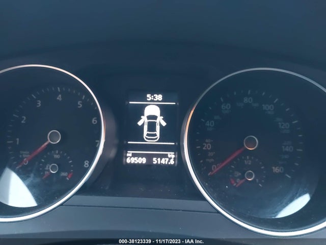 3VWDB7AJ5JM229720 Volkswagen Jetta 1.4t Se/1.4t Wolfsburg Edition