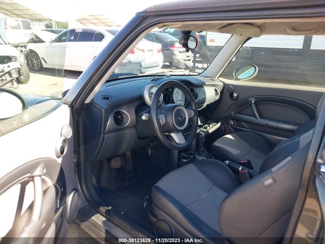 2006 MINI COOPER WMWRC33586TJ74295 Photo 4