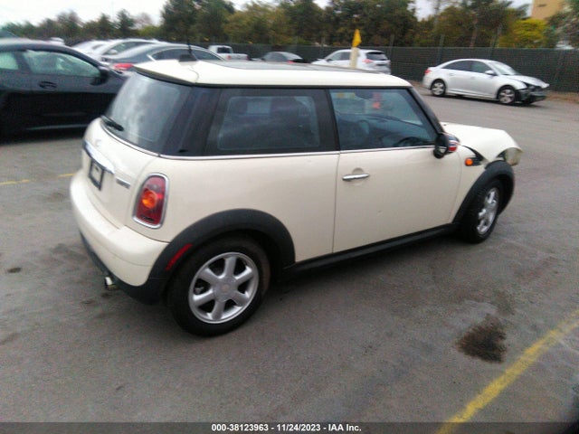 2008 MINI COOPER WMWMF33548TT68083 Photo 3