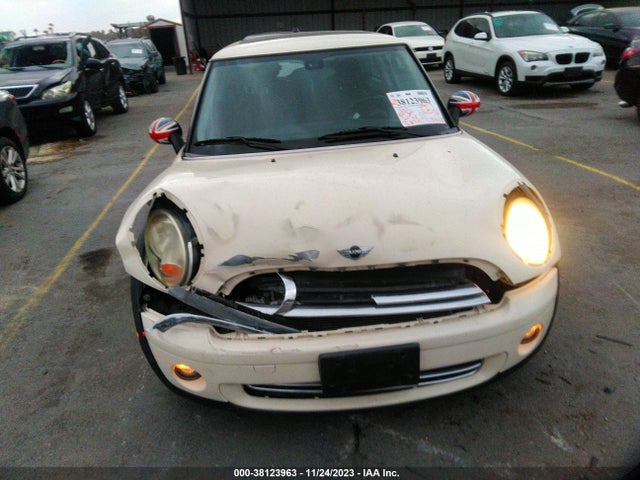 2008 MINI COOPER WMWMF33548TT68083 Photo 5