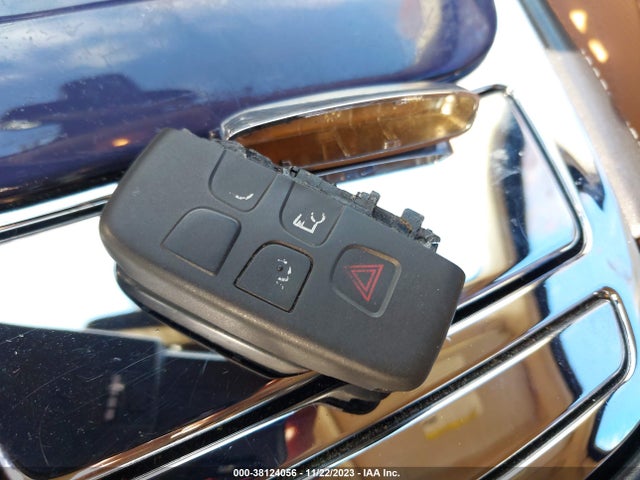 2011 JAGUAR XJ SAJWA2GB3BLV13109 Photo 10