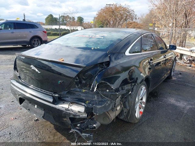 2011 JAGUAR XJ SAJWA2GB3BLV13109 Photo 3