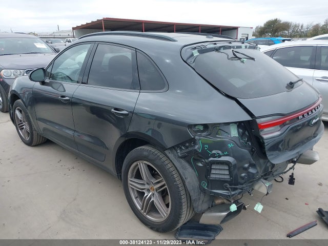 2021 PORSCHE MACAN WP1AA2A53MLB01544 Photo 2