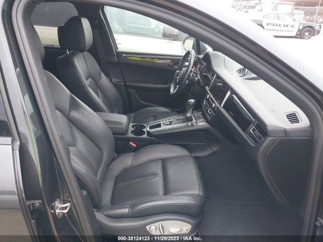 2021 PORSCHE MACAN WP1AA2A53MLB01544 Photo 4